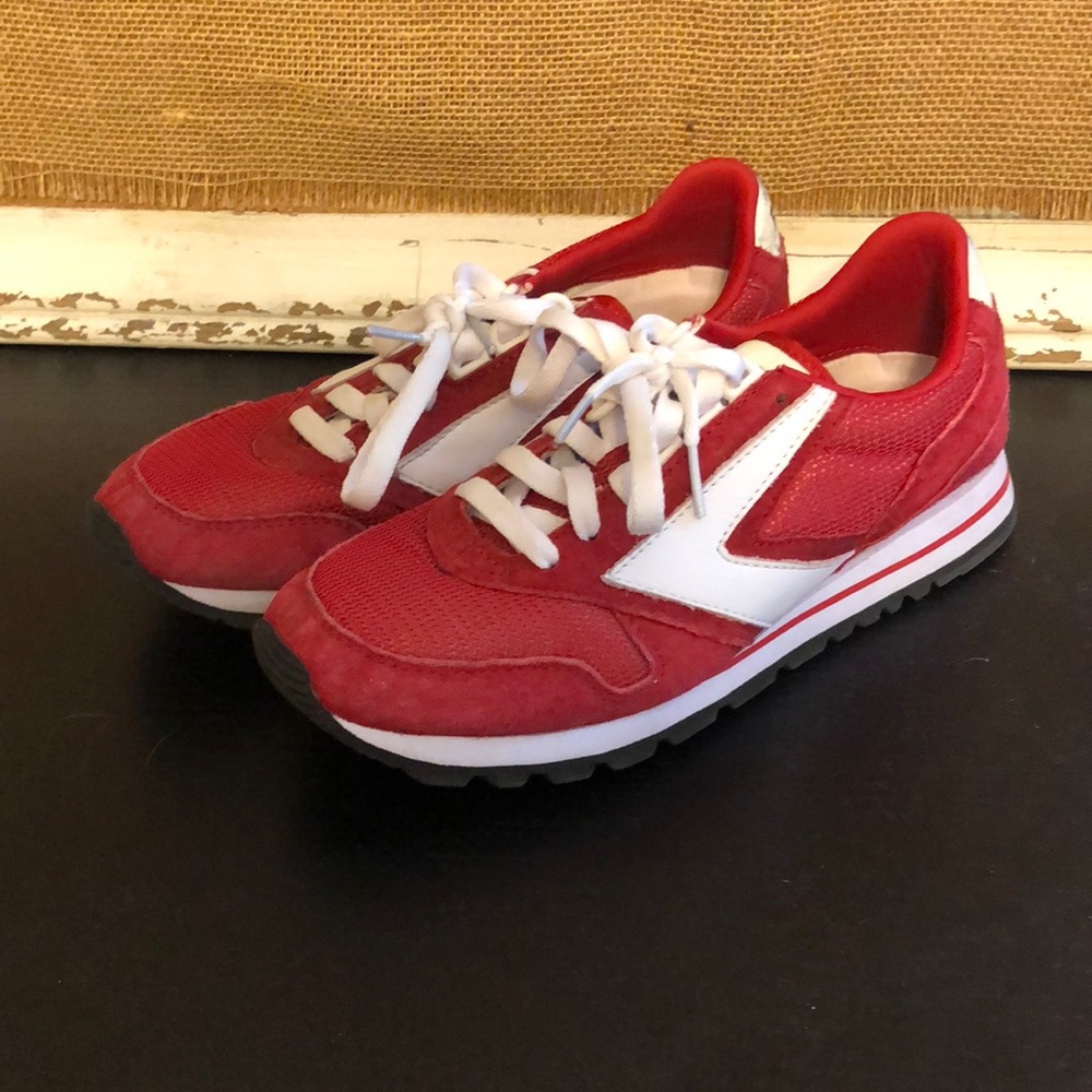 Brooks Tennis Shoes